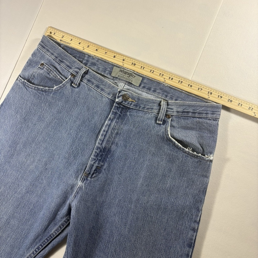 Wrangler Jeans Mens 38x36 Light Wash Straight Leg 100% Cotton Denim Pants